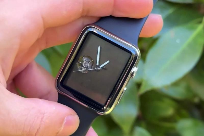 История о том как один сумасшедший ютубер сделал первые в мире «механические часы Apple watch».
